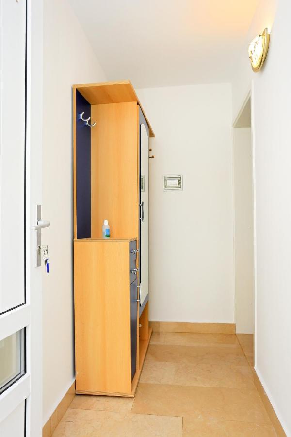 Apartments With A Parking Space Marusici, Omis - 18497 Mimice Bagian luar foto